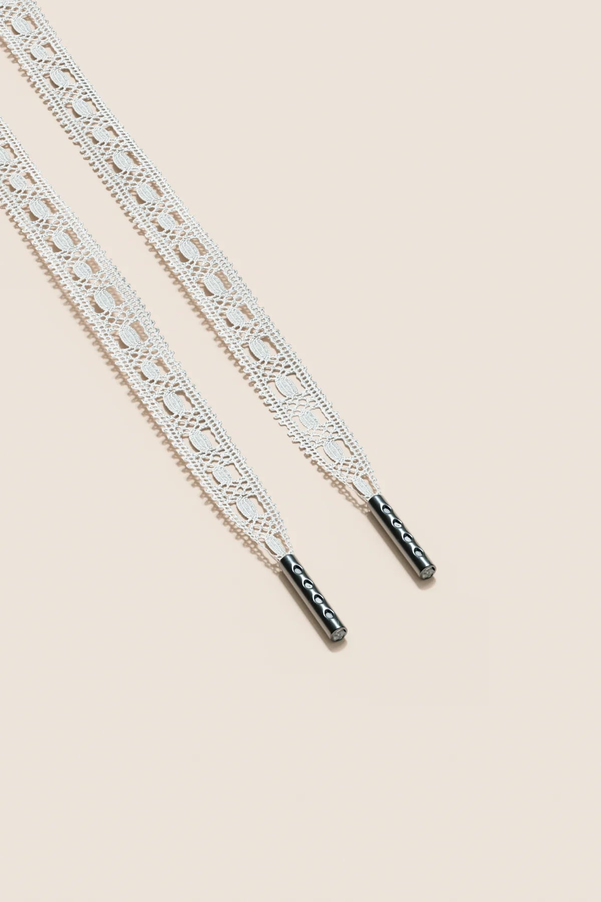 Senkels Off White Crochet Shoelaces with Black Nickel Aglets