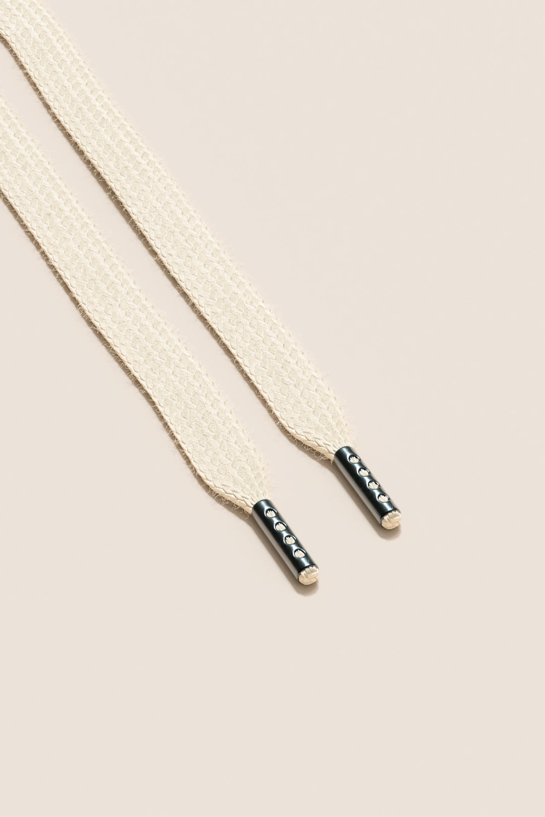 Senkels Cream Sneaker Shoelaces with Black Nickel Aglets