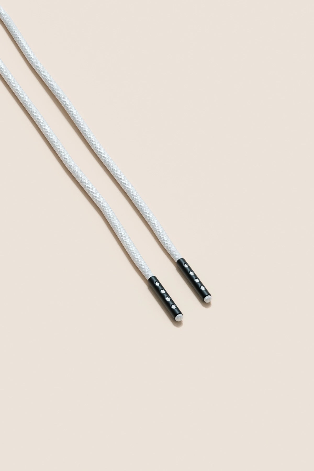 Senkels White 2.5mm Round Waxed Shoelaces with Black Matte Aglets